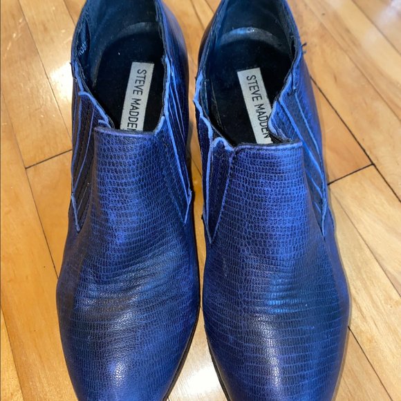 Adored Blue Leather Snakeskin Steve Madden Booties. Slip on and wedge heels. - Picture 7 of 8